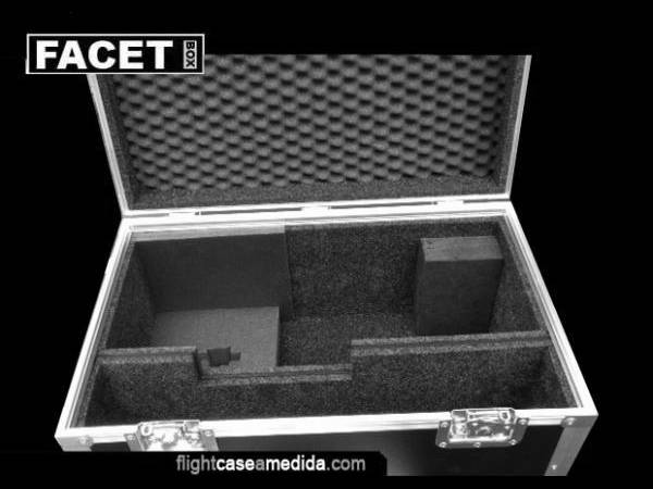 Flightcase cámara Panasonic con accesorios en Astroboard | Flight Case A Medida